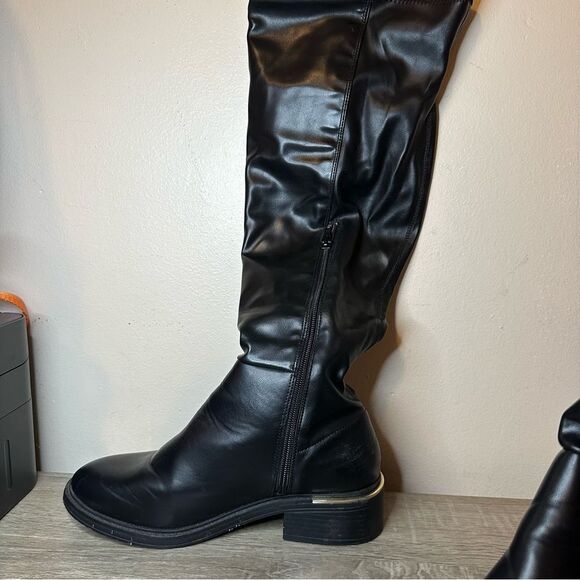 Black Heeled Boots - Picture 4 of 7